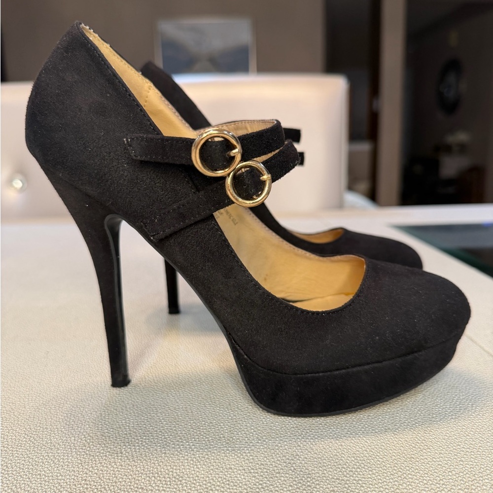 Chic Suede Black Heels with Gold Buckle Strap